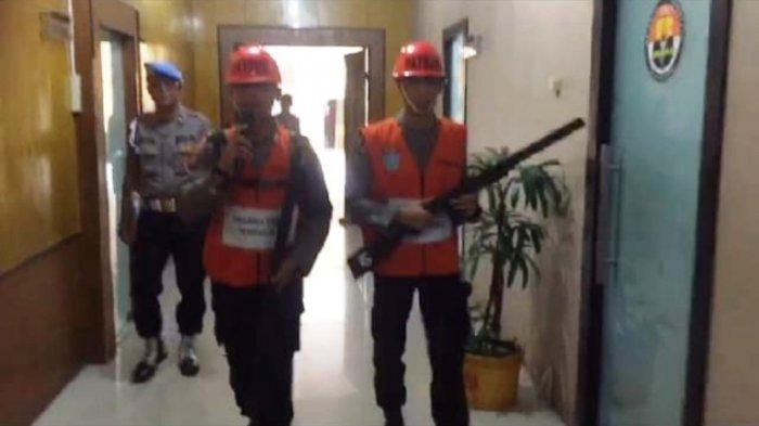 VIDEOKAN Polwan di Kamar Mandi, 2 Polisi Diarak Keliling Mapolda, Terbukti Positif Narkoba