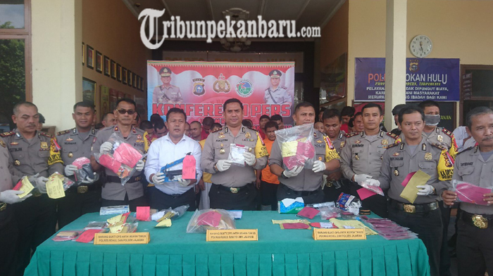 polres-rohul-tangkap-26-tersangka-terlibat-narkoba-dalam-operasi-antik-muara-takus-2018.jpg