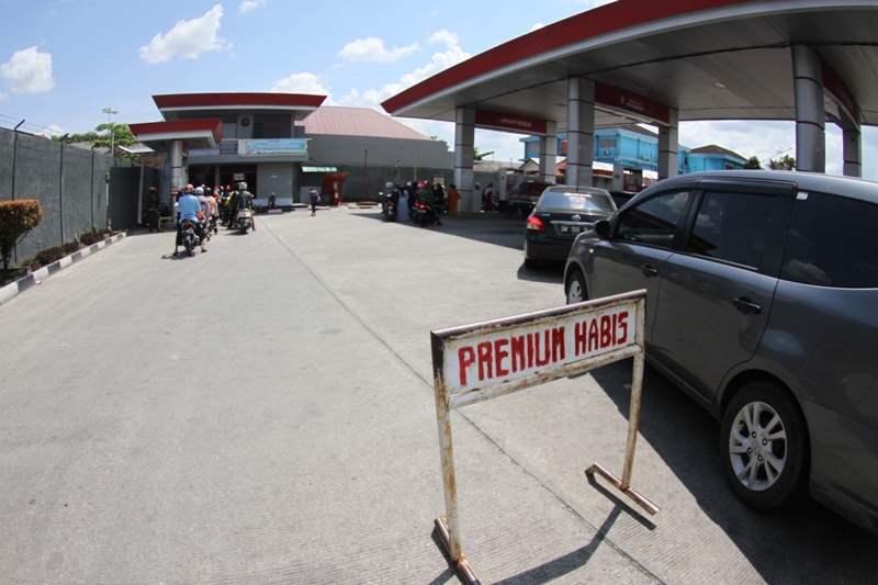 FOTO: Premium Langka di Pekanbaru - premium-habis-spbu-jalan-thamrin_20181026_152430.jpg