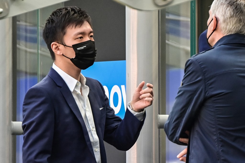 presiden-inter-milan-steven-zhang-di-san-siro.jpg