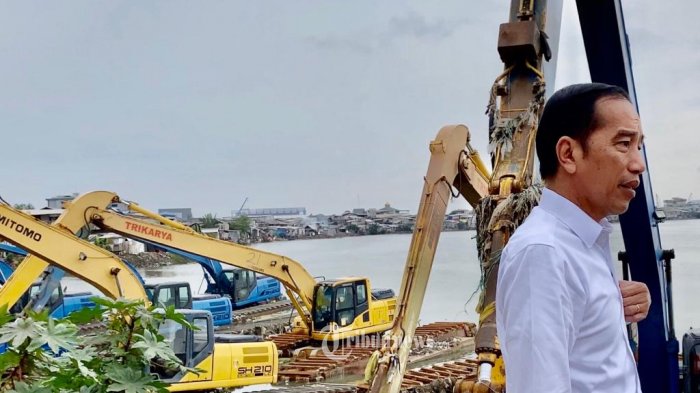 presiden-joko-widodo-secara-mendadak-meninjau-waduk-pluit.jpg