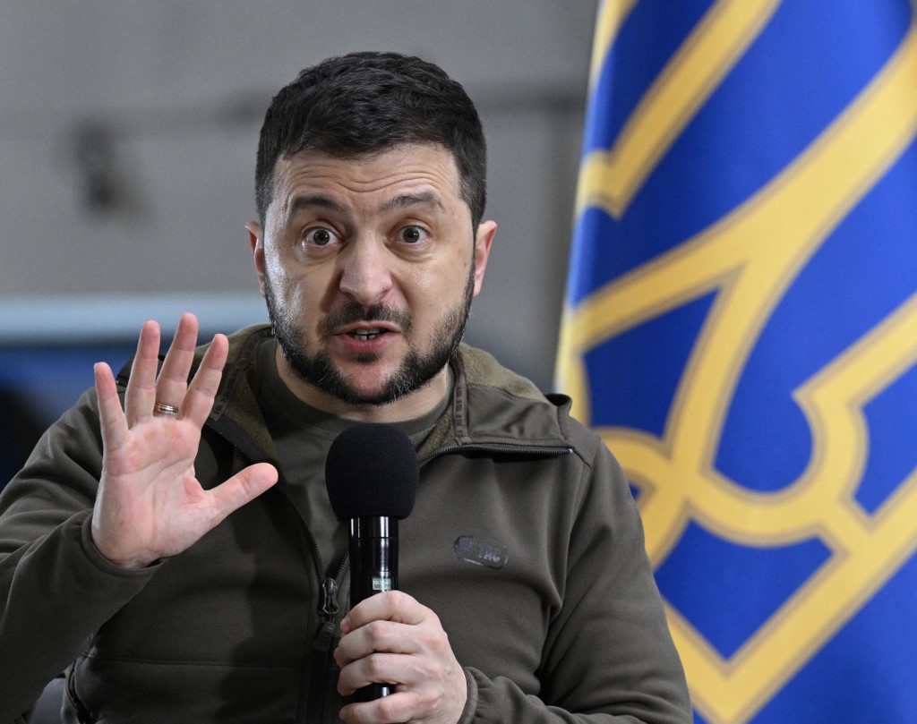 presiden-ukraina-volodymyr-zelensky-berpidato-dalam-konferensi-pers.jpg