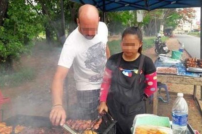 Dinikahi Bule & Jualan Ayam Bakar, Wanita Ini Terkejut Mengetahui Identitas Asli Suaminya
