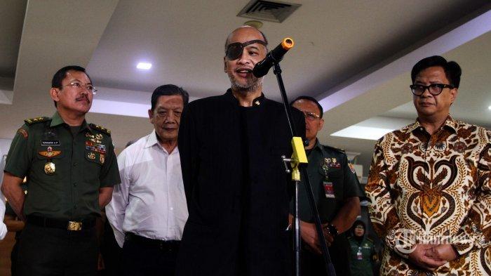 Sebelum Dimakamkan, Benarkah BJ Habibie Donorkan Kornea Mata Untuk Thareq Habibie? Ini Kata Keluarga