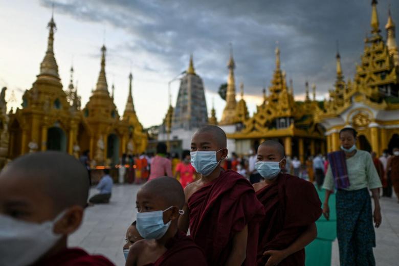 ratusan-bhiksu-myanmar-membelot.jpg