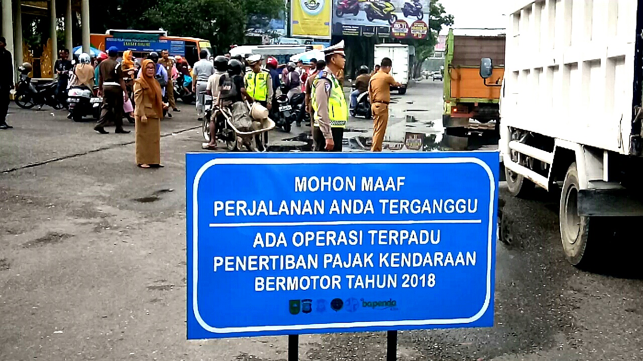 razia-pajak-kendaraan-bapenda-riau_20181004_115918.jpg
