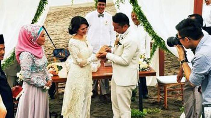 ringgo-agus-rahman-dan-sabai-morscheck-menikah_20150608_20150608_083840.jpg