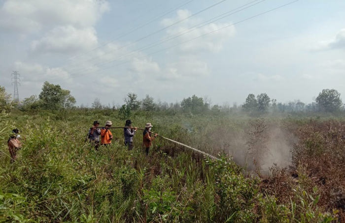 satgas-karhutla-dumai-pendinginan.jpg