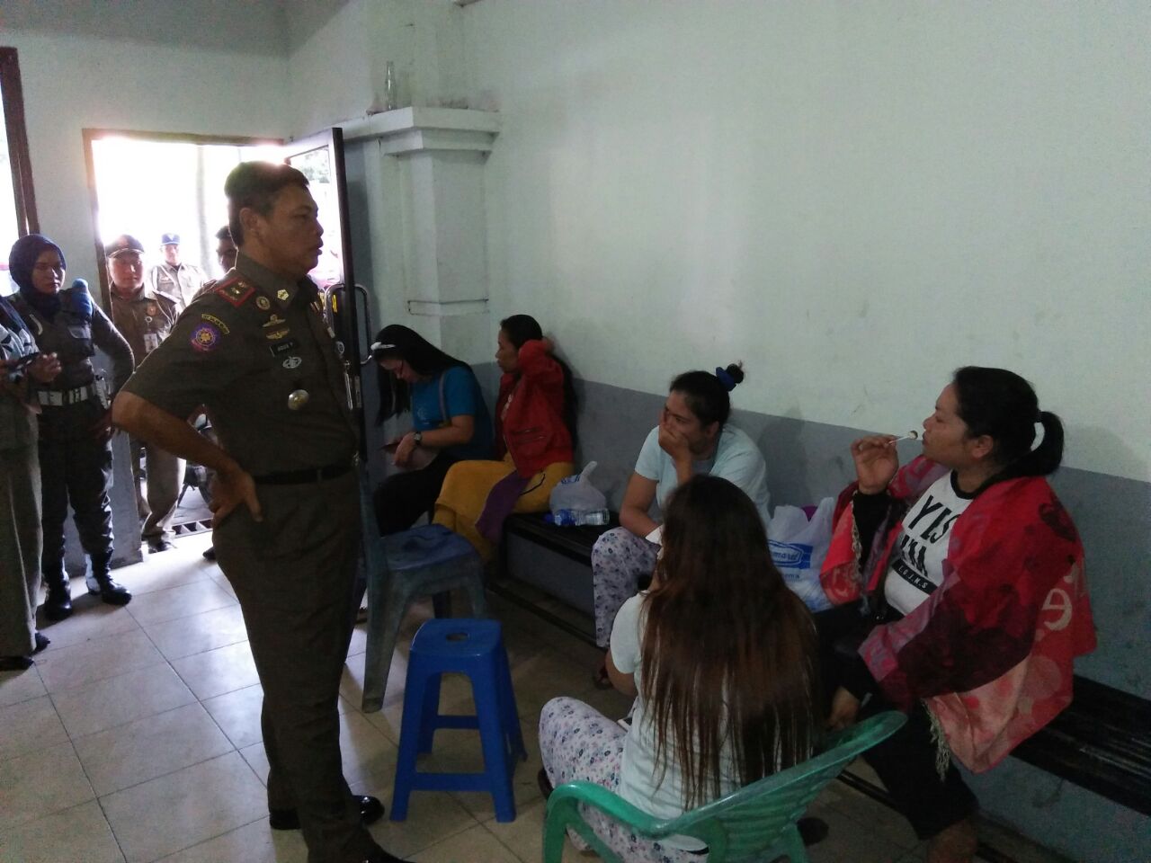 Prostitusi Berkedok Panti Pijat, Lima Wanita Diamankan Satpol PP