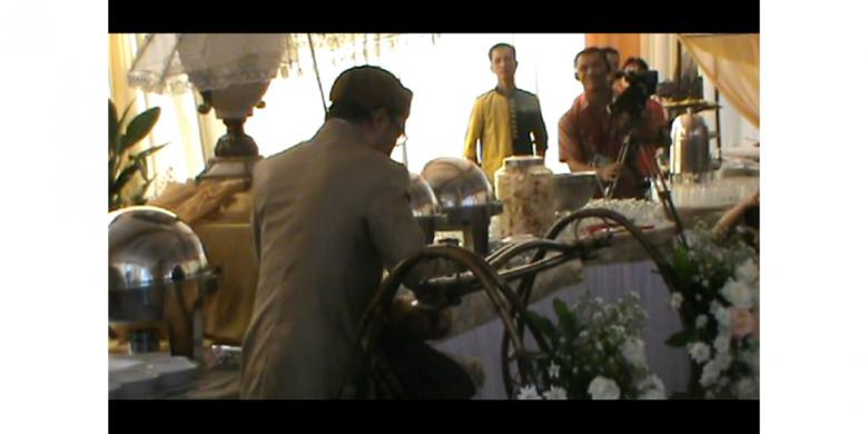 Jelang Pernikahan, Calon Besan Jokowi 'Jualan' Cendol