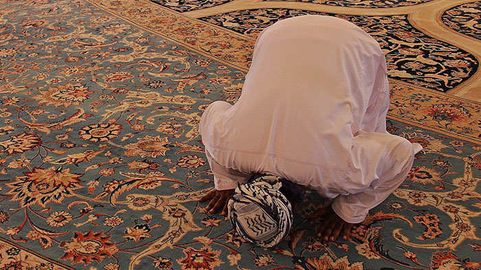 sholat-sholat-fardhu-lelaki-sholat.jpg