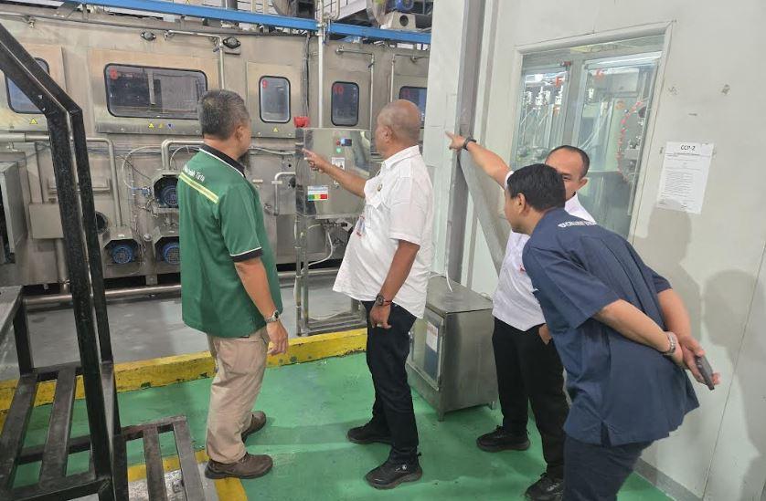 sidak-di-satu-depot-pengisian-ulang-galon-air-mineral.jpg