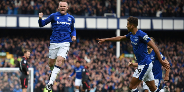 striker-everton-wayne-rooney-melakukan-selebrasi-setelah-mencetak-gol-ke-gawang-arsenal_20171022_210939.jpg