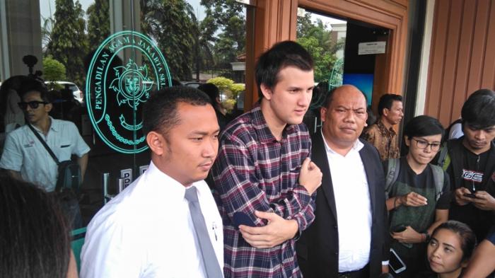 Jika Risty Tagor Tetap Ingin Bercerai, Stuart Collin Ajukan Syarat