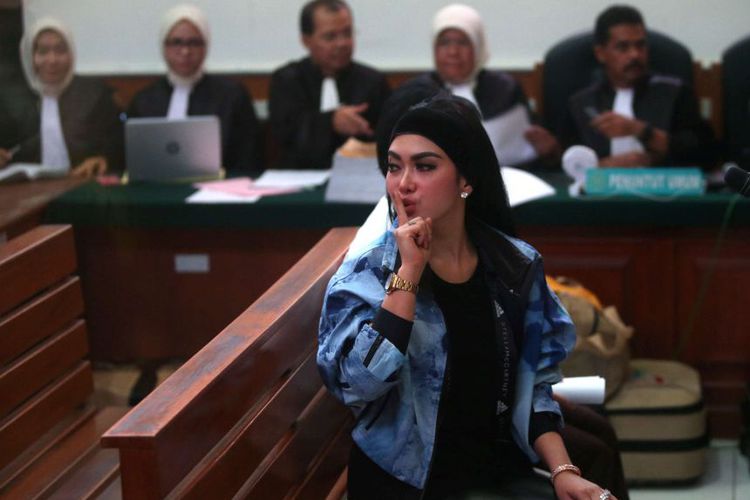 syahrini_20180402_131527.jpg