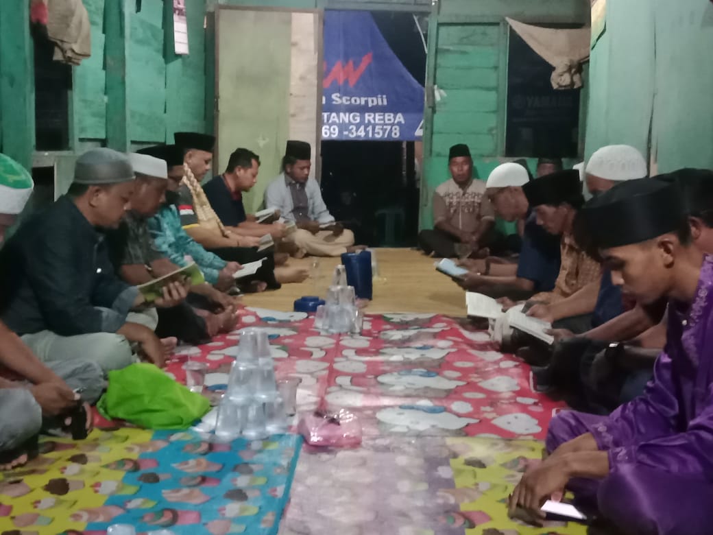 Ikut Berduka,Bupati Inhu Turut Hadiri Tahlilan Penjaga Masjid Pemda yang Wafat karena Kecelakaan