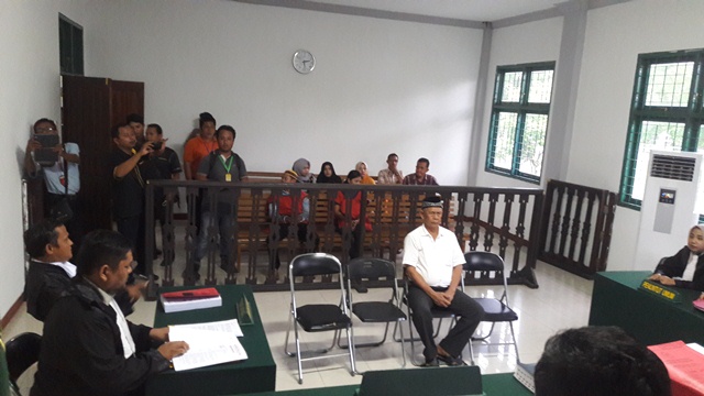 terdakwa-kasus-karhutla-pt-wssi_20170419_195458.jpg