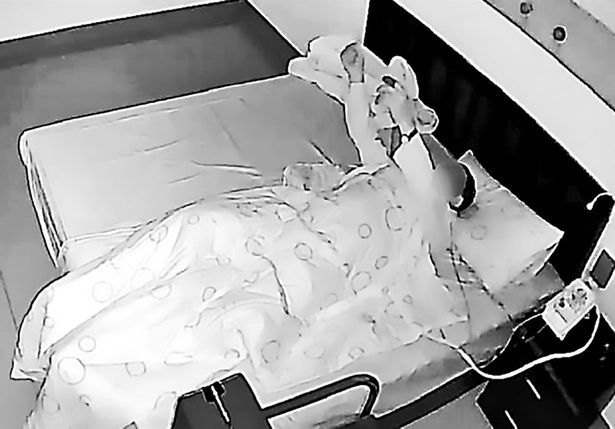 Menikah 30 Tahun, Istri Ancam Akan Ceraikan Suaminya Karena 'Aktivitasnya' ini Saat Tidur