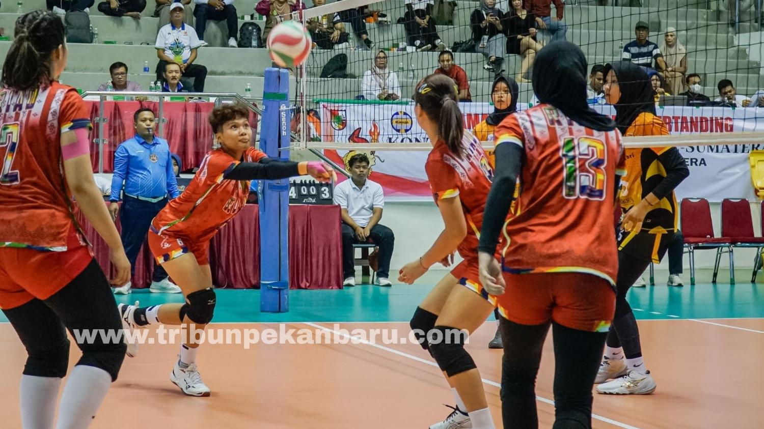 Juara Grup X, Tim Voli Putri Riau Melaju ke Babak Semifinal Porwil Sumatera 2023