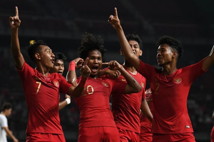 timnas-u-19-indonesia-merayakan-gol-yang-dicetak-ke-gawang-timnas-u19-china.jpg