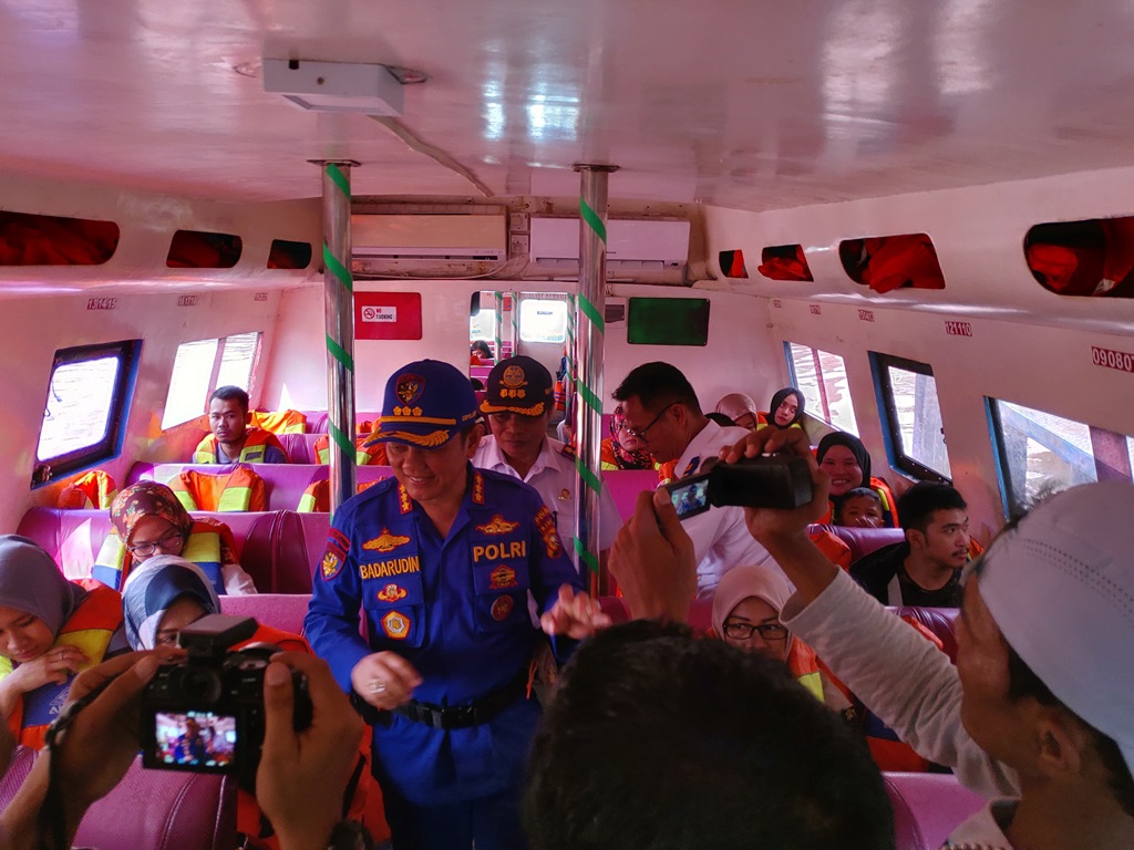 tinjau-kesiapan-kapal-mudik-lebaran.jpg