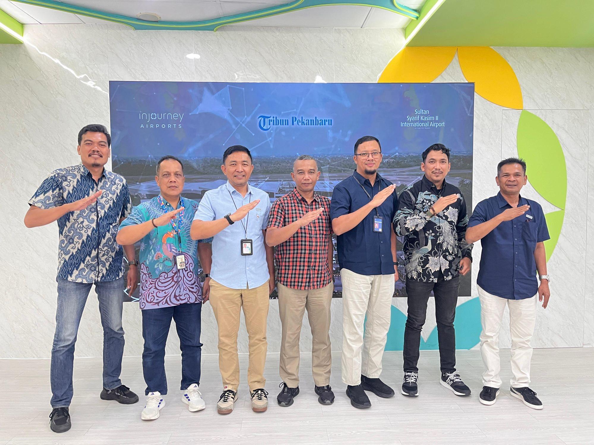 tribun-pekanbaru-bersama-angkasa-pura-bandara-ssk-II.jpg