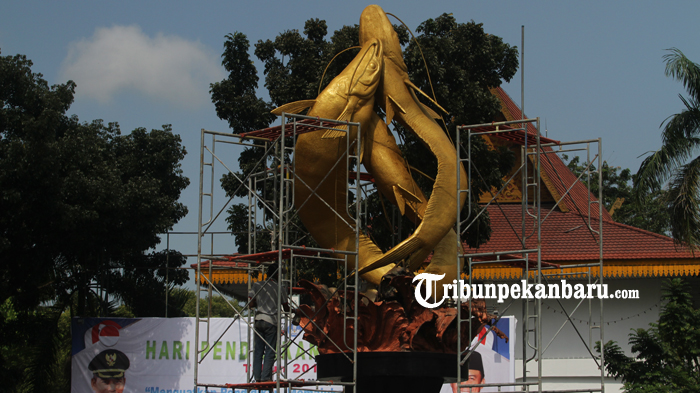 Tugu Selais Pekanbaru Tampil Lebih Cantik - tugu_20180430_180040.jpg