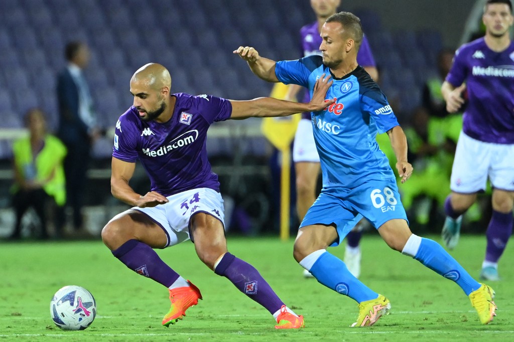 update-transfer-manchester-united-sofyan-amrabat-deal-dengan-setan-merah.jpg
