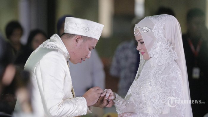 vicky-prasetyo-resmi-menikahi-angel-lelga_20180210_074116.jpg