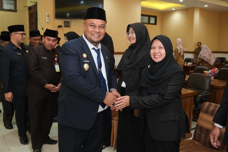 wabup-siak-beri-selamat-pejabat-dilantik.jpg