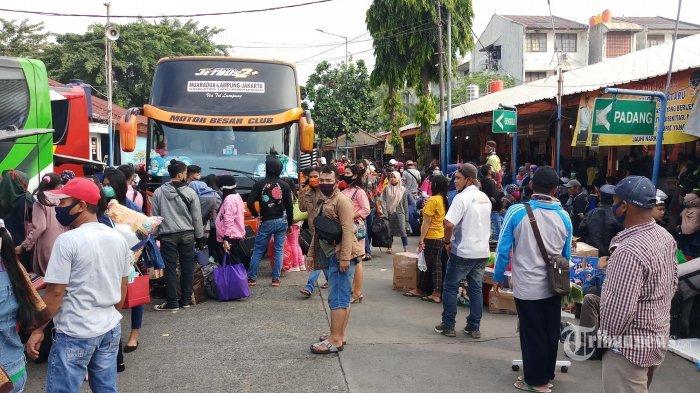 warga-tetap-nekat-mudik-di-tengah-wabah-virus-corona.jpg