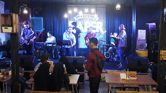 Waroenk Baper Suguhkan Menu-menu Asal Bandung