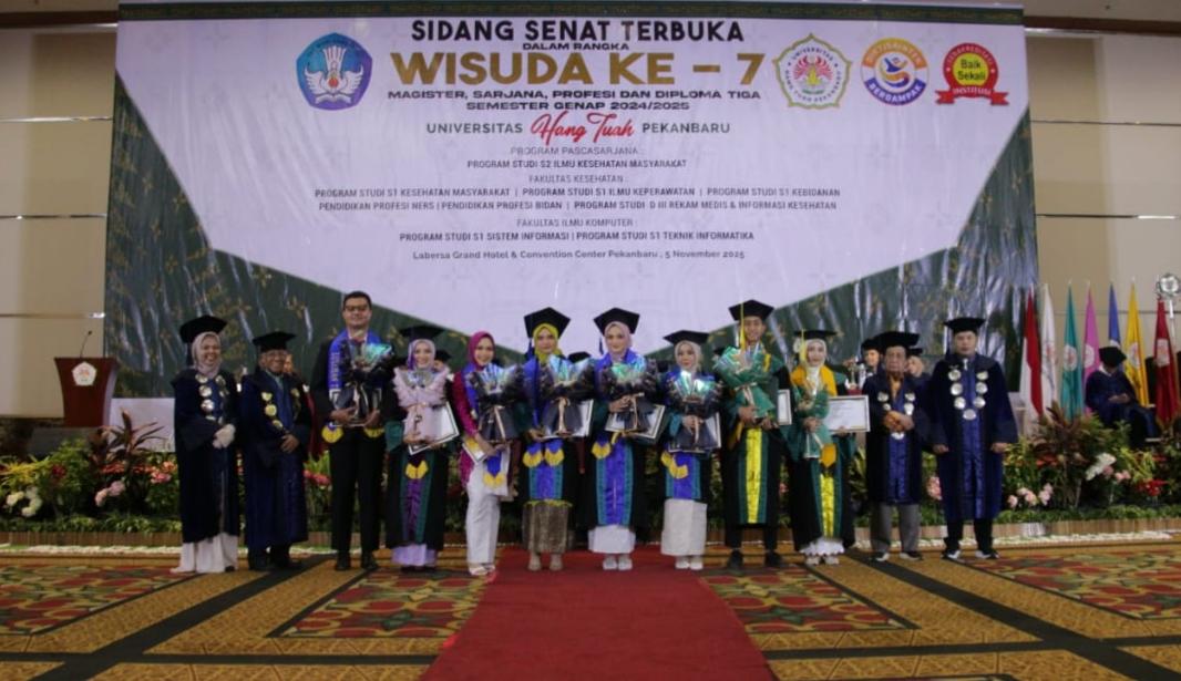 wisuda-ke-7-UHTP.jpg