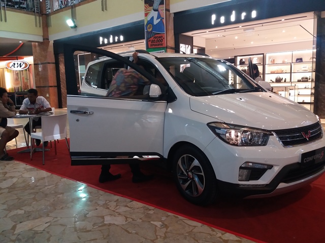 Masyarakat Sudah Inden 29 Unit, Wuling Motors Hadirkan Unit Almaz di Pekanbaru