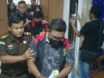 3-tersangka-dugaan-korupsi-penyaluran-pupuk-bersubsidi-di-rohul.jpg