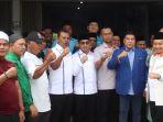 Aidarus-bersama-para-pendukung.jpg
