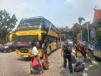 Aktivitas-pemudik-di-Terminal-BRPS-Pekanbaru.jpg