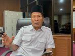 Anggota-Fraksi-Golkar-DPRD-Riau-Indra-Gunawan-Eet-saat-memberi-keterangan-Senin-772025.jpg