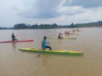 Atlet-dayung-latihan-di-Danau-Kebun-Nopi-Kuansing-Riau.jpg