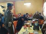 Belasan-ASN-Pemprov-Riau-Kedapatan-Nongkrong-di-Warung-Pada-Jam-Kerja-28102025.jpg