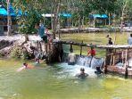 Berenang-di-Sungai-Hijau-Kampar-objek-wisata-di-Desa-Salo.jpg<pf>Sungai-Hijau-Kampar-objek-wisata-viral.jpg<pf>objek-wisata-sungai-hijau-kampar-di-bangkinang.jpg<pf>ojek-wisata-sungai-hijau-kampar-riau-ok.jpg
