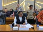 Bupati-Pelalawan-H-Zukri-mengikuti-rapat-dengan-Satgas-PKH.jpg