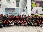 Calon-Anggota-DPD-dari-Riau-Kharisman-Risanda-dengan-barisan-relawan.jpg