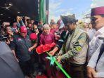 FOTO_Mahfud_MD_Resmikan_Gerai_UMKM_di_Pekanbaru_1.jpg<pf>FOTO_Mahfud_MD_Resmikan_Gerai_UMKM_di_Pekanbaru_2.jpg<pf>FOTO_Mahfud_MD_Resmikan_Gerai_UMKM_di_Pekanbaru_3.jpg