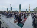 FOTO_Pelaksanaan_Shalat_Idul_Adha_di_Masjid_An_Nur_Riau_Pekanbaru_1.jpg<pf>FOTO_Pelaksanaan_Shalat_Idul_Adha_di_Masjid_An_Nur_Riau_Pekanbaru_2.jpg<pf>FOTO_Pelaksanaan_Shalat_Idul_Adha_di_Masjid_An_Nur_Riau_Pekanbaru_3.jpg<pf>FOTO_Pelaksanaan_Shalat_Idul_Adha_di_Masjid_An_Nur_Riau_Pekanbaru_4.jpg