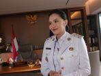 Gubernur-Maluku-Utara-Sherly-Tjoanda-berpose.jpg