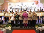 Irjen-Pol-M-Iqbal-bersama-pemenang-dalam-kegiatan.jpg