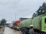 Jalan-Lintas-Timur-macet-karena-air-menggenangi-ruas-jalan.jpg