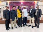 KPU-Inhil-dalam-rapat-pleno-Kamis-912024-menetapkan-pasangan-calon.jpg