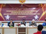 KPU-Riau-menggelar-konferensi-pers-terkait-penetapan-DCT.jpg